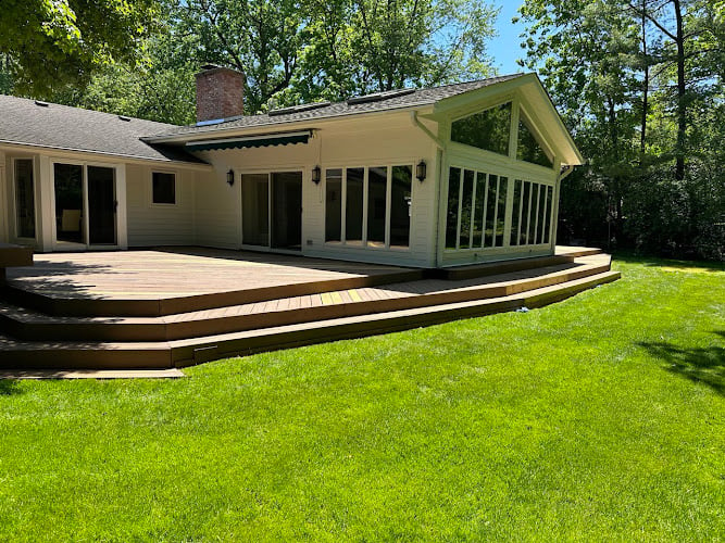 Contractor Deck Delta in Mundelein IL