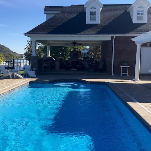 Contractor Leisure World Pools & Spas in Weston WV