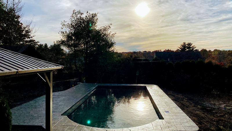 Contractor Rizzo Pools in Newington CT