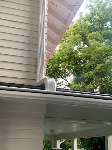 Contractor Lawrence Seamless Gutters in Lawrence KS