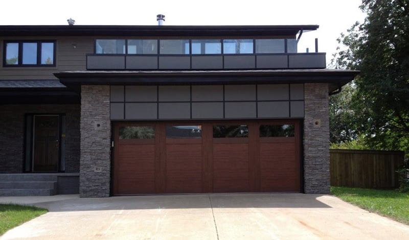 Contractor Canadian Overhead Door Services in Fort McMurray AB