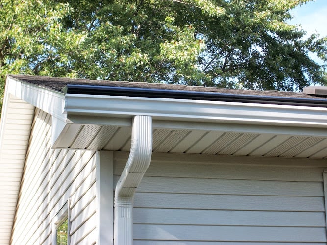 Contractor Eugene Gutter Service in Eugene OR