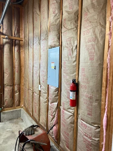 Contractor C & R Insulation Inc in Franklin CT