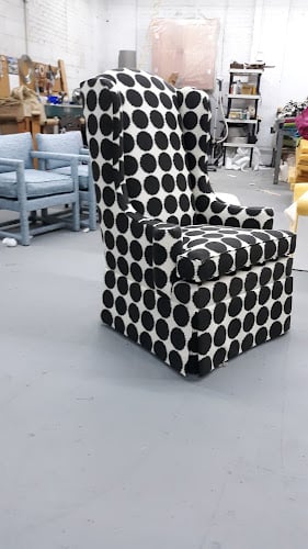 A Twist N Time Custom Upholstery