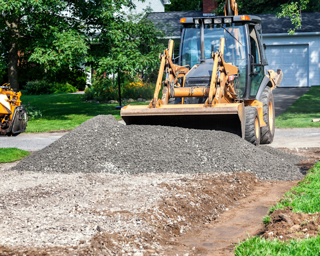 Contractor L & L Excavating LLC in Grand Forks ND