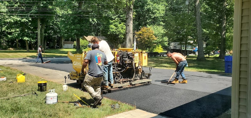 Contractor R J & Son Paving and Seal Coating in Manchester CT