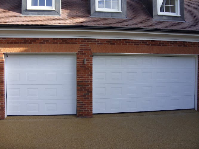 Contractor Garage Door Doctor in High Wycombe England