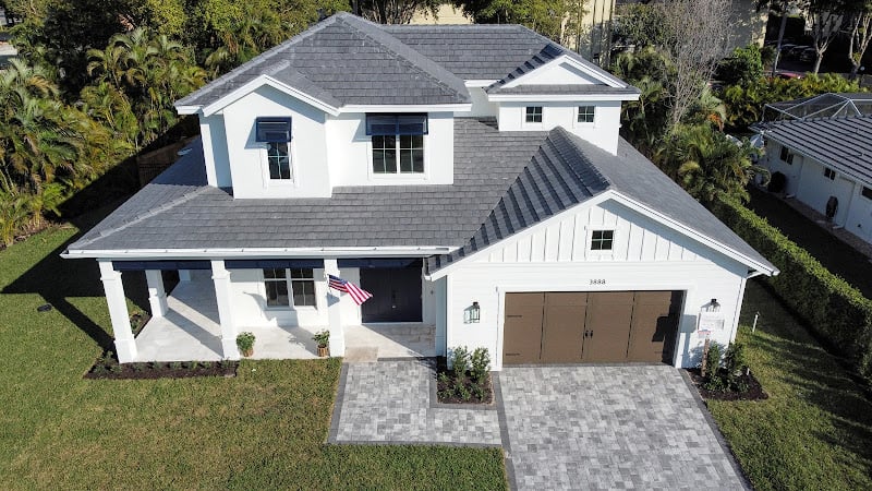 Contractor Florida Roofing And Gutters in Fort Myers FL