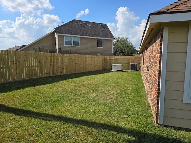 Contractor Mustang Fencing & Gates in Houston TX