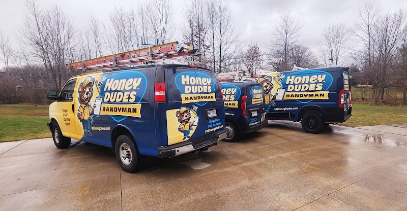 Contractor Honey Dudes Handyman Service in Lorain OH