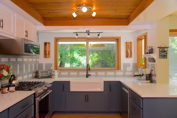 Contractor Castile Kitchen & Bath in Eugene OR