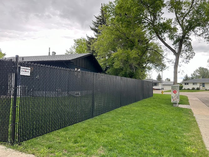 Contractor Canadian Fence Ltd. in Edmonton AB