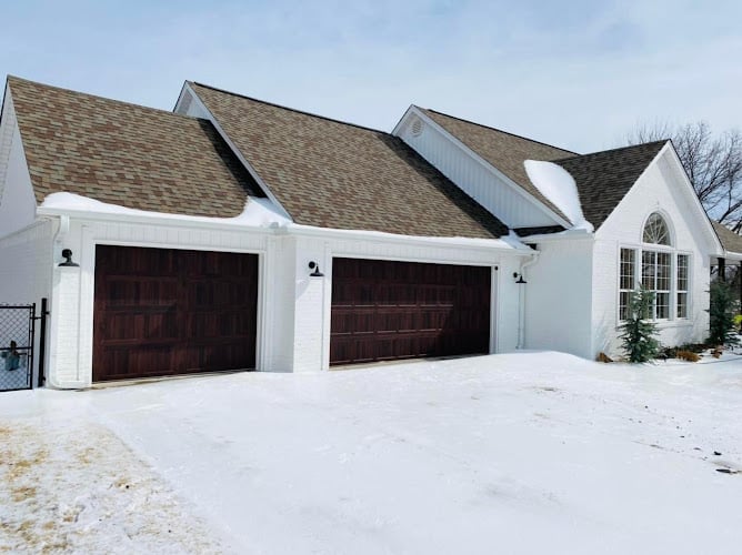 Contractor Dino Doors Garage Doors and More in Wynnewood OK