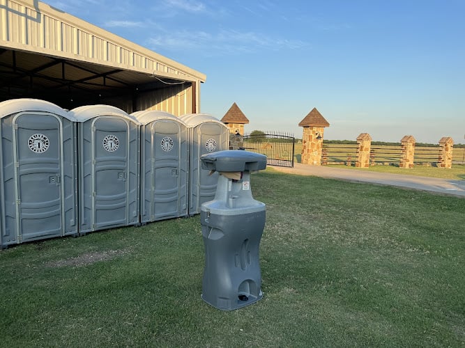 Contractor Knights Outhouses, LLC in Ennis TX