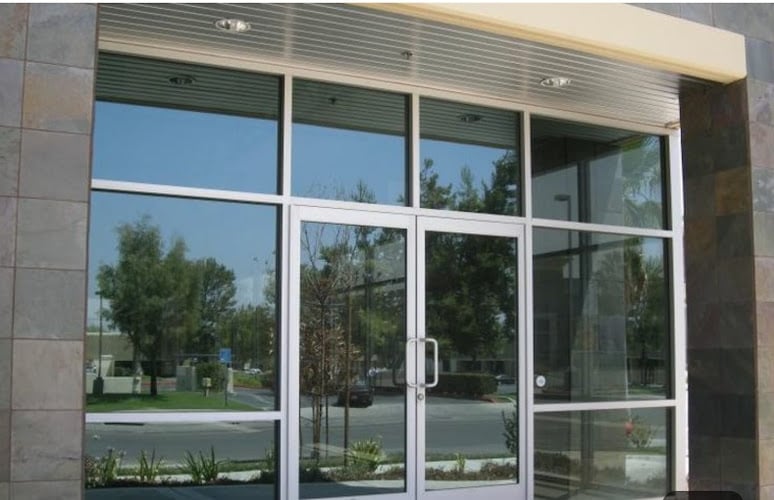 Contractor Superior Glass & Mirror in Leesburg GA