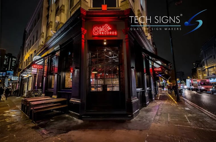 Contractor Tech Signs in London England