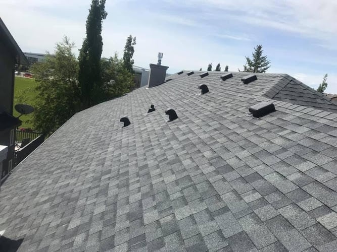 Contractor Real Canadian Roofing Inc in Crossfield AB