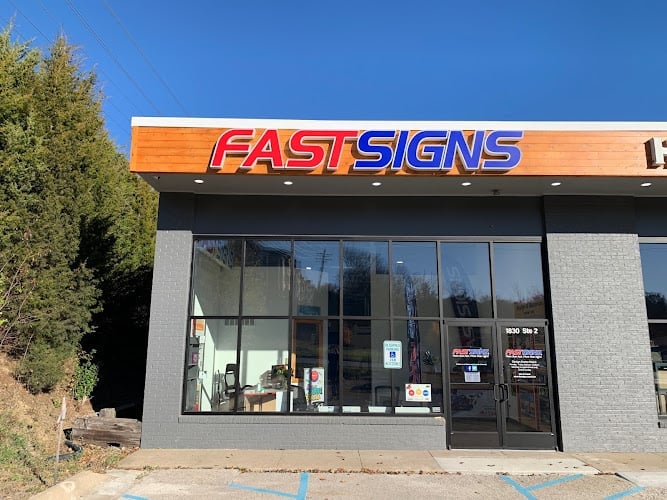 Contractor FASTSIGNS in Lawrence KS