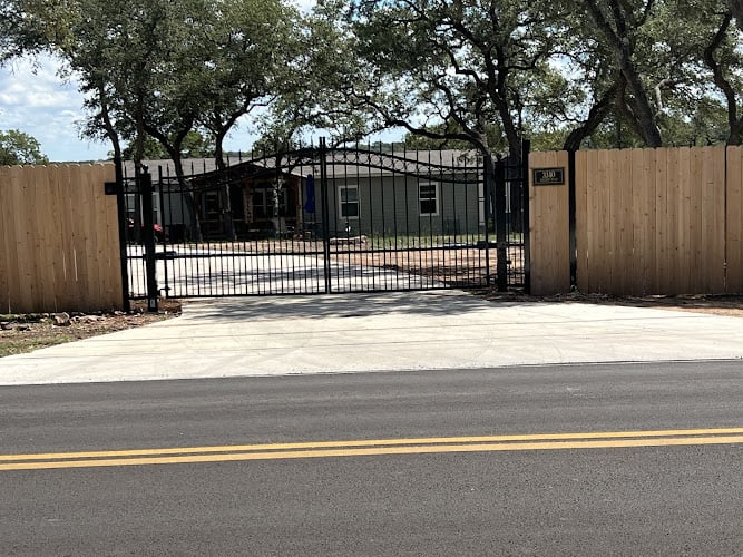 Contractor Amazing Gates Of America in Albuquerque NM