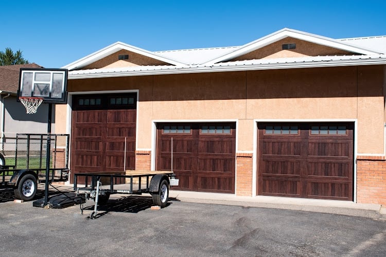 Contractor Beaver Overhead Door Company in Farmington NM