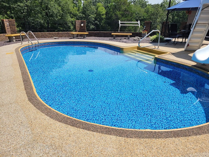 Contractor Fantasy Pools Inc in Festus MO