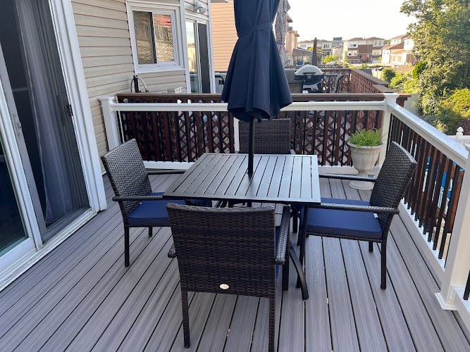 Contractor Decks R Us in Staten Island NY