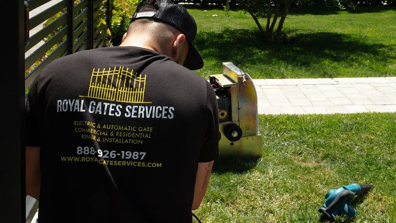 Royal Garage Door & Gate Services INC