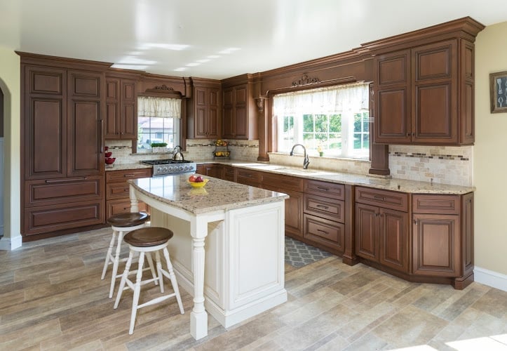 Contractor Kitchenview Custom Cabinets, LLC in Paradise PA