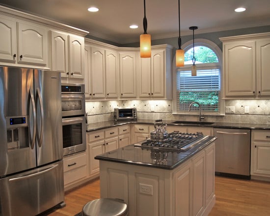 Contractor Del-Wood Kitchens in Hanover PA