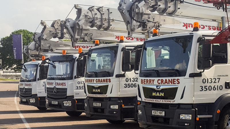 Contractor Berry Cranes Ltd in Towcester England