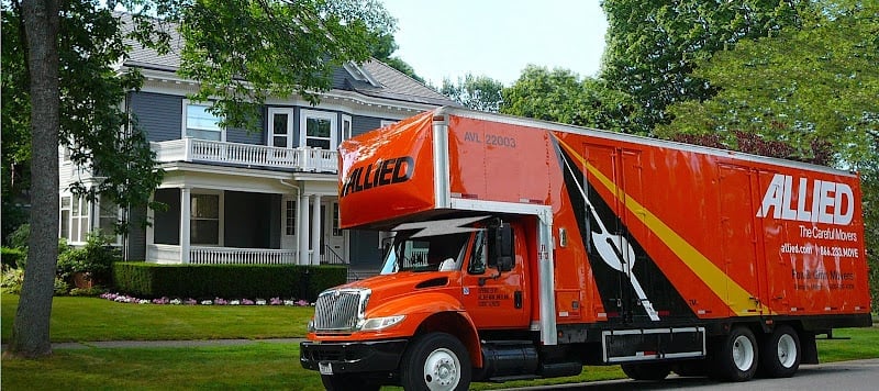 Contractor Fox and Ginn Movers in Bangor ME