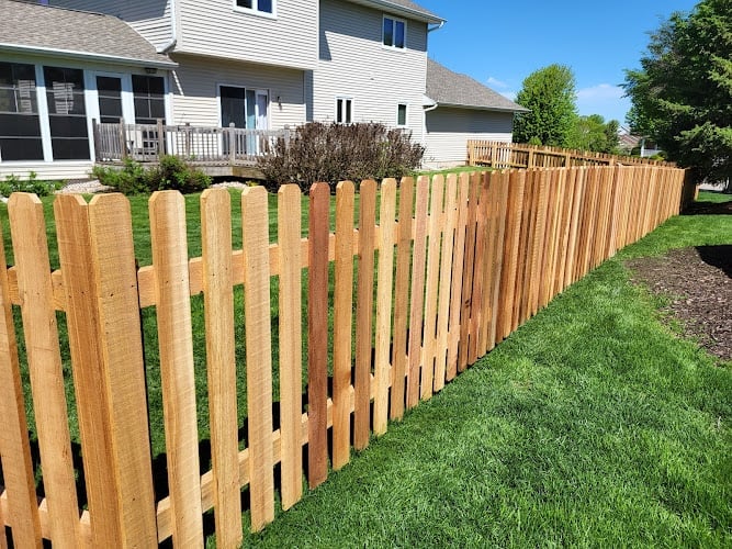 Contractor Qual Line Fence Corp in Waunakee WI