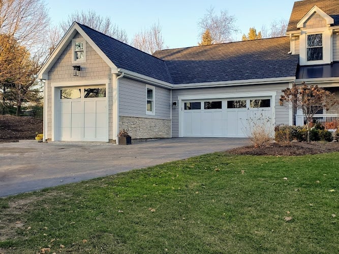 Contractor DC Garage Door & Services Inc. in Lombard IL