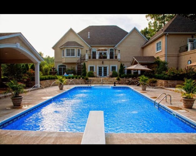 Contractor Farmers Pool & Spa in Cape Girardeau MO