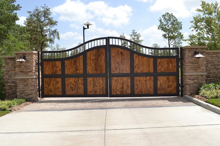 Contractor Garage & Gate Service Pros in Houston TX