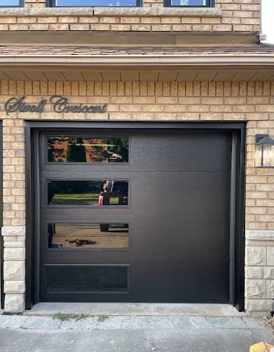 Contractor DOORS UP CANADA in Toronto ON