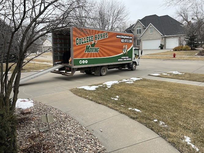 College Hunks Hauling Junk and Moving Lincoln