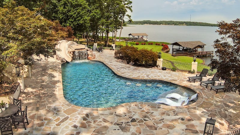 Contractor Luxury Pool & Spa Inc in Conway AR