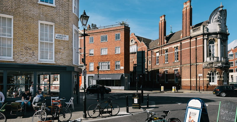 Contractor deVOL Kitchens in London England