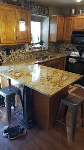 Contractor Luxury Granite Tops LLC in Kansas City KS