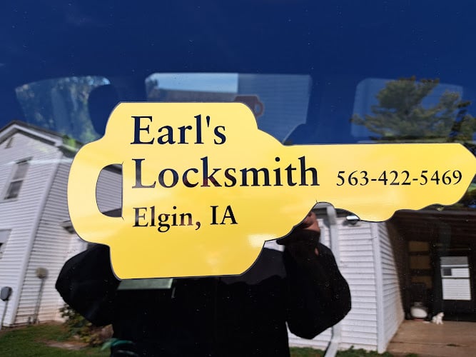 Contractor Earls Locksmith in Elgin IA