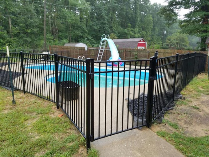 Contractor Custom Fencing Company in Niles MI