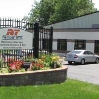 Contractor R & T Fence Co Inc in Streetsboro OH