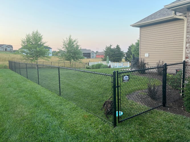 Contractor Central Fence LLC in Vienna MO