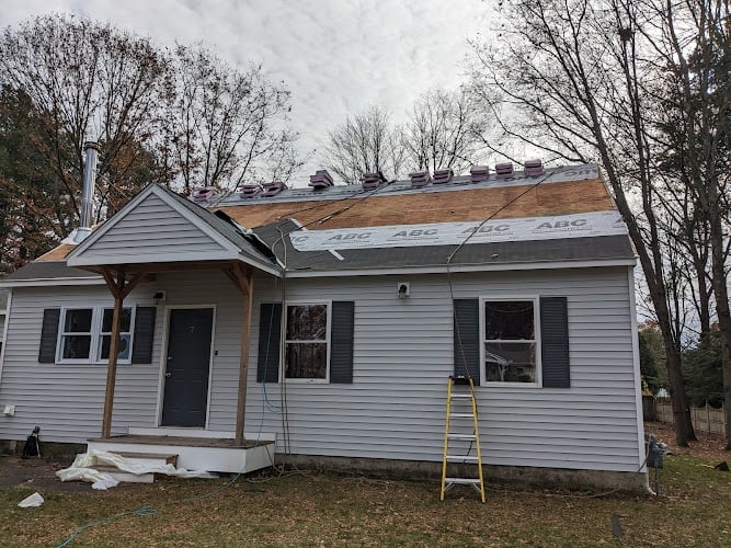 Contractor Top Notch Roofing, Inc. in Milton VT