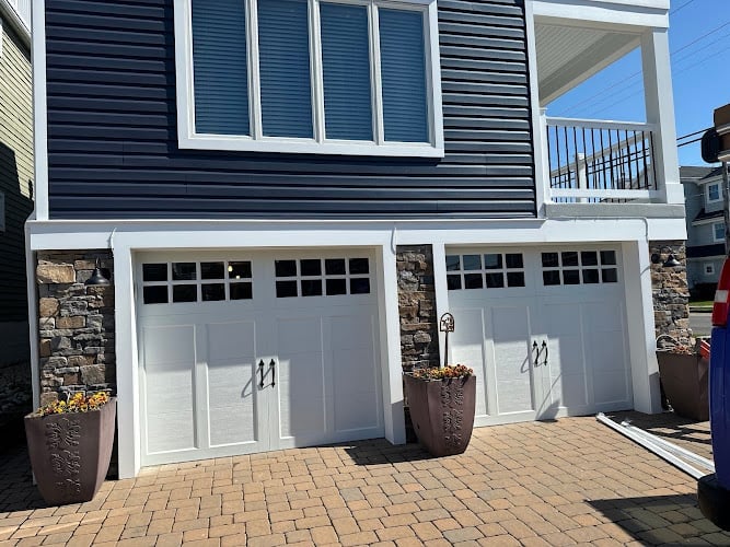 Contractor Smolar Garage Doors in Evesham NJ