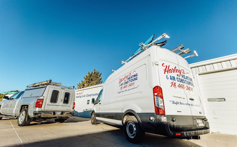 Contractor Harleys Heating & Air Conditioning in Lincoln NE