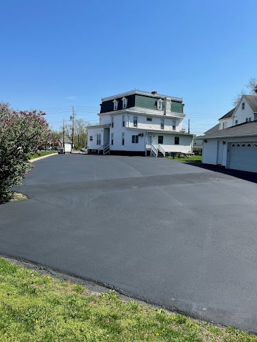 Contractor CB Asphalt Solutions in Mountain Top PA