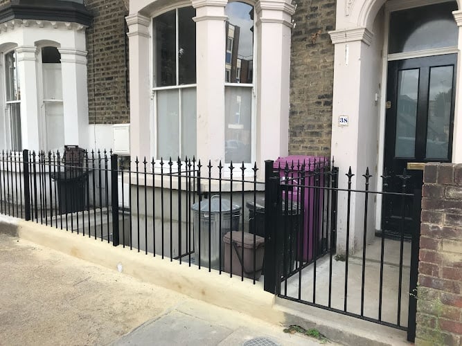 Contractor B&G Gates in Ilford England