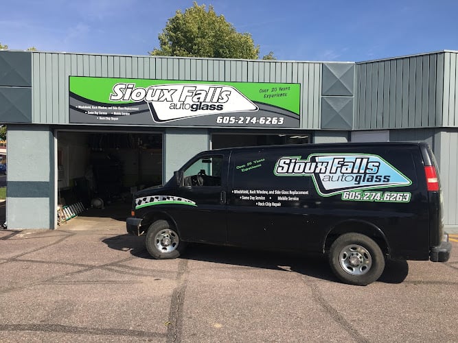 Contractor Sioux Falls Auto Glass in Sioux Falls SD